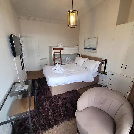 Sea View Flat 2 With Fast Wifi And Free Parking * Scarborough