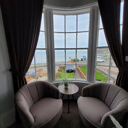 Sea View Flat 2 With Fast Wifi And Free Parking