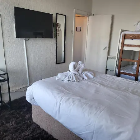 Sea View Flat 2 With Fast Wifi And Free Parking Σκάρμπορο